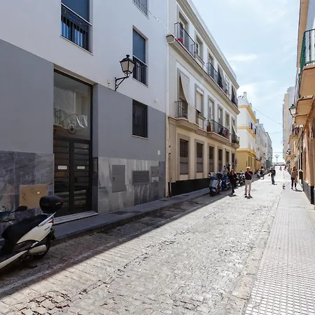 Апартаменты Puerta San Felix Free Parking By Cadiz4rentals *